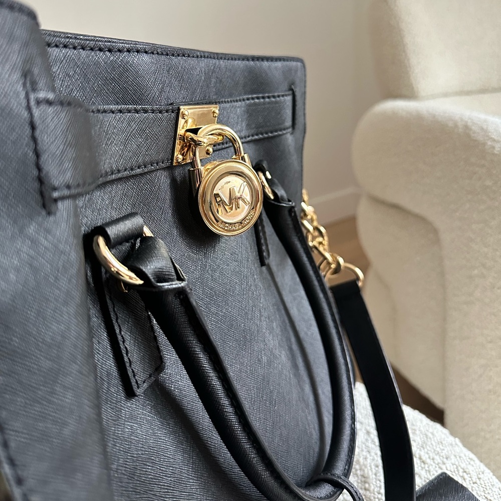 Michael Kors Handbag - Picture 6 of 8
